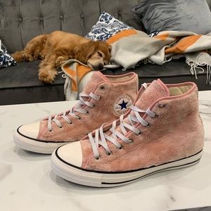 Converse Women's Pink Rose Fur 559027C Size 10